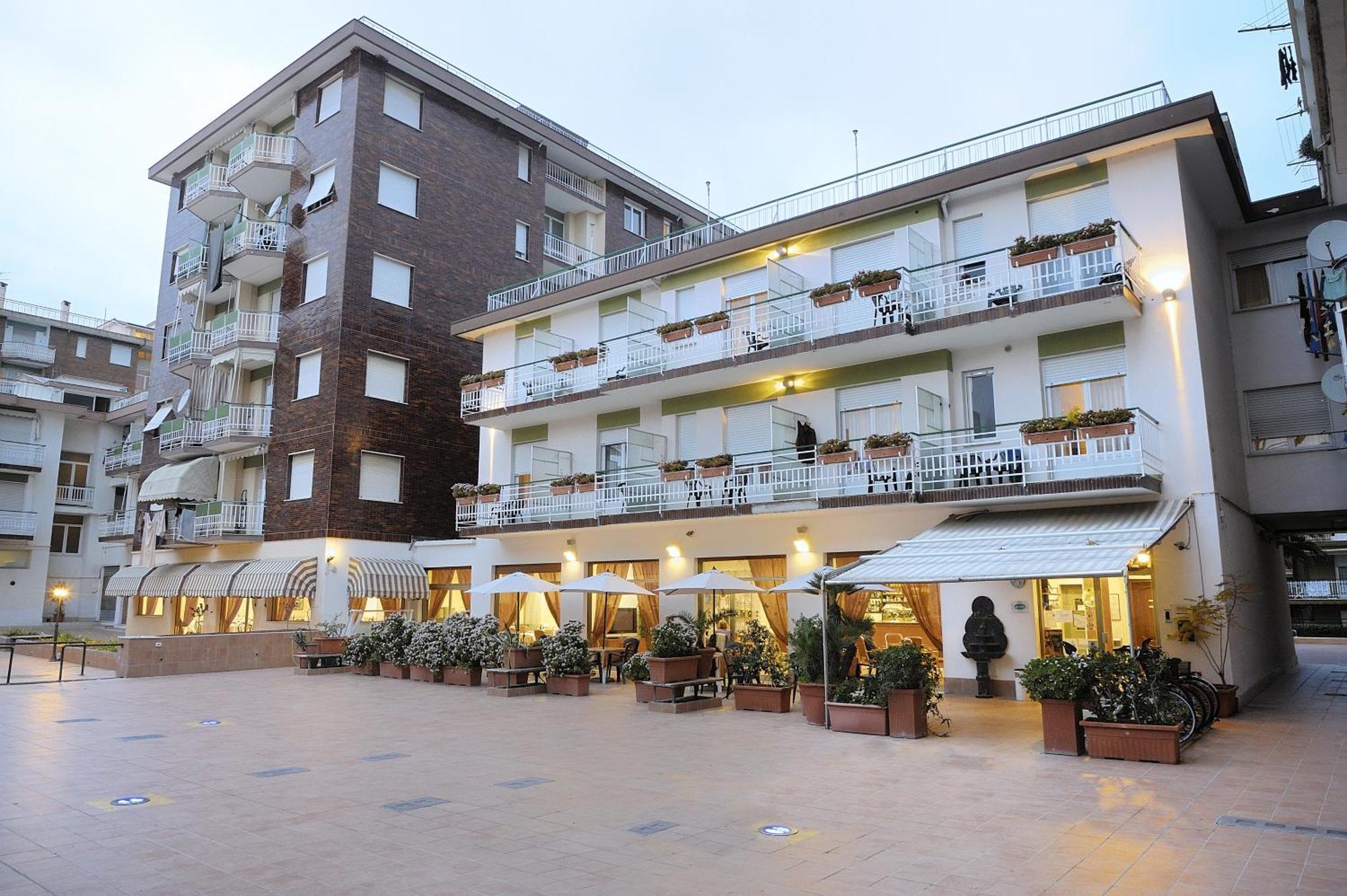 Hotel Arma Ristorante 아르마 디 타지아 외부 사진